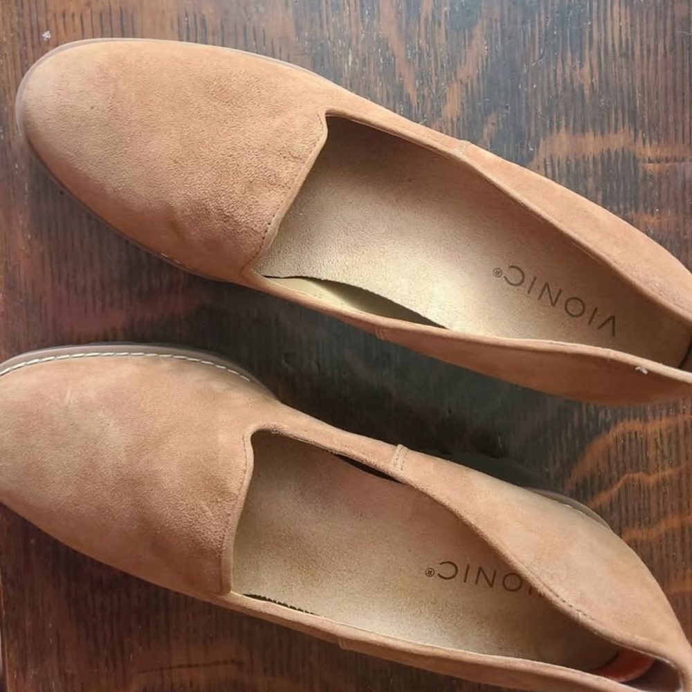 Vionic Women's Brown Suede Loafers